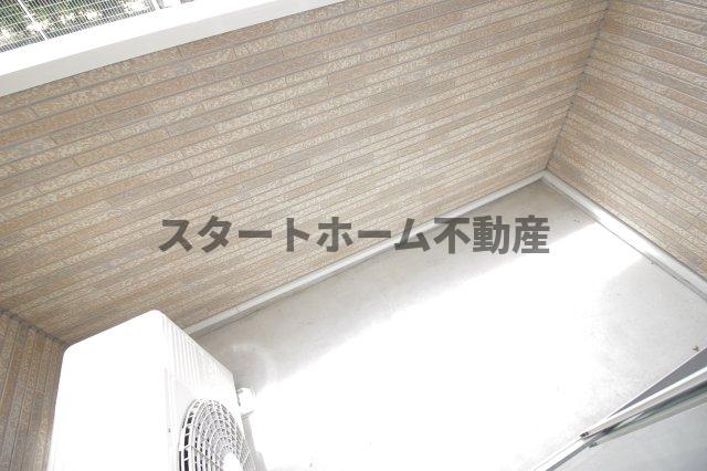 バルコニー　外からの目が気にならないバルコニーで洗濯物が干せます