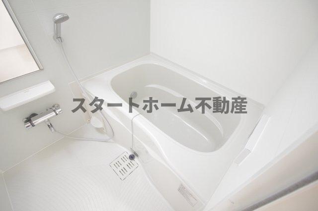 バス・シャワールーム　落ち着いた空間のお風呂です