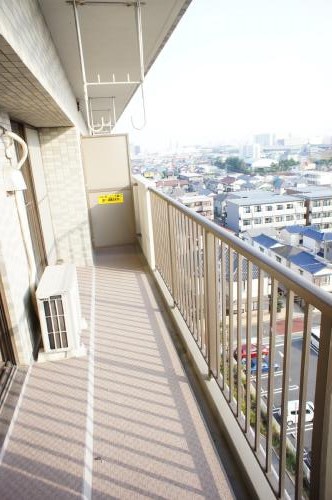 バルコニー　南向きの明るいバルコニー
