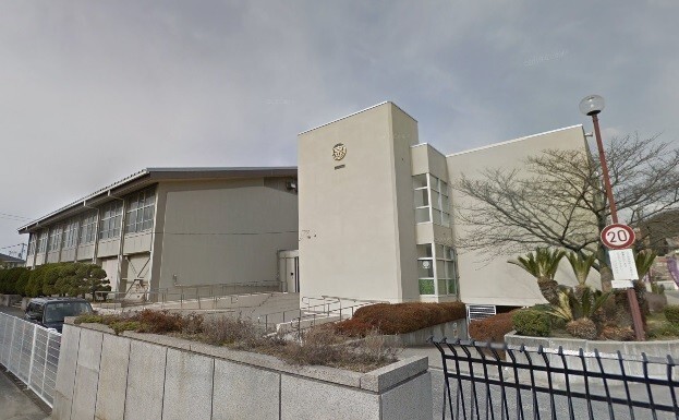 中学校　岡山市立京山中学校（中学校）まで1087m