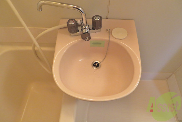 洗面設備　洗面台はこちらのまあるいボウル型ですよー