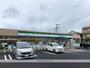 コンビニ　ファミリーマート（コンビニ）まで742m