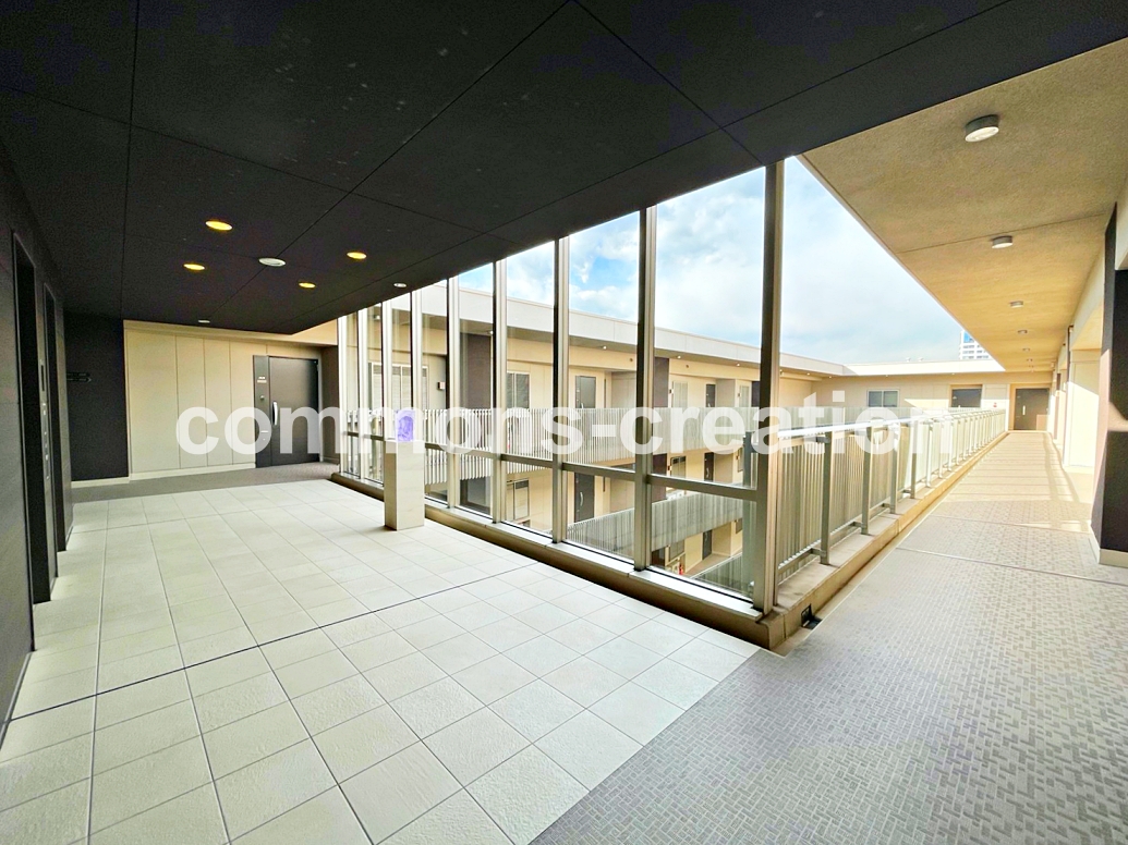 銀行　三菱UFJ銀行目黒支店・目黒駅前支店・白金支店・小山支店（銀行）まで856m