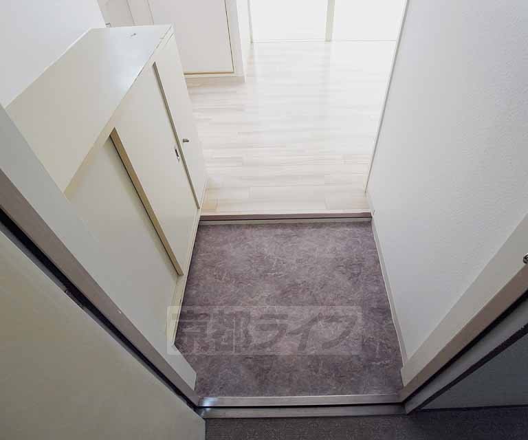 玄関　段差の少ない玄関です。