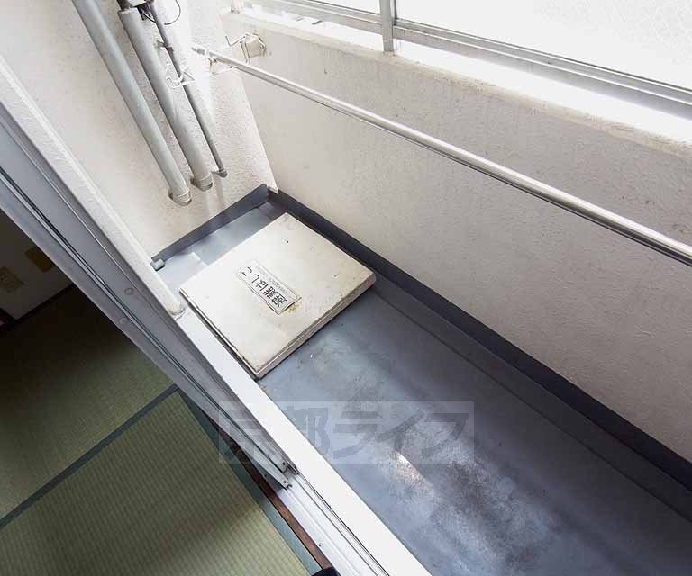 バルコニー　日当たりのよいベランダです。