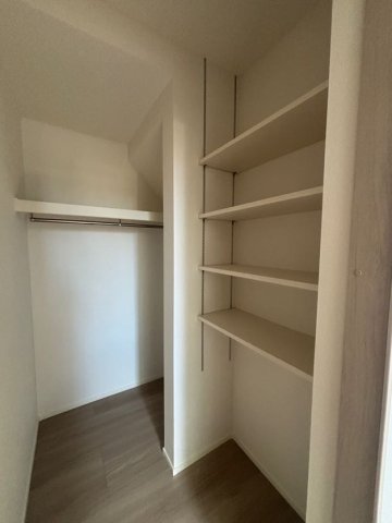 収納　※写真は101号室です。 ※相違する場合は現況を優先いたしま