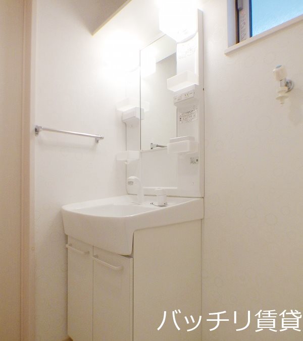 洗面設備　同型イメージの為、現状を優先致します。