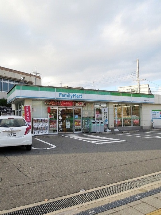 コンビニ　ファミリーマート菊水通２丁目店（コンビニ）まで183m
