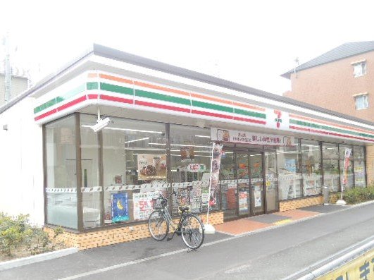 コンビニ　セブンイレブン　寝屋川松屋町店（コンビニ）まで135m