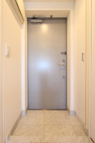 玄関　参考写真（同物件別部屋）