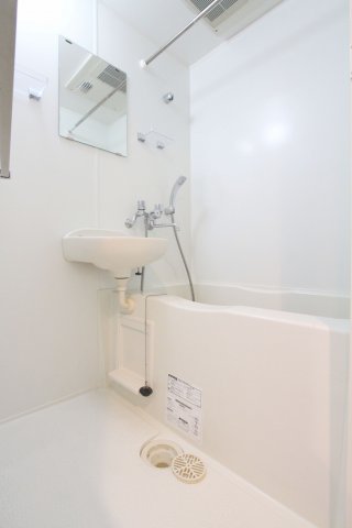 バス・シャワールーム　参考写真（同物件別部屋）