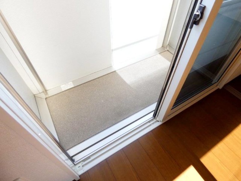 バルコニー　図面と現状に相違がある場合には現状を優先