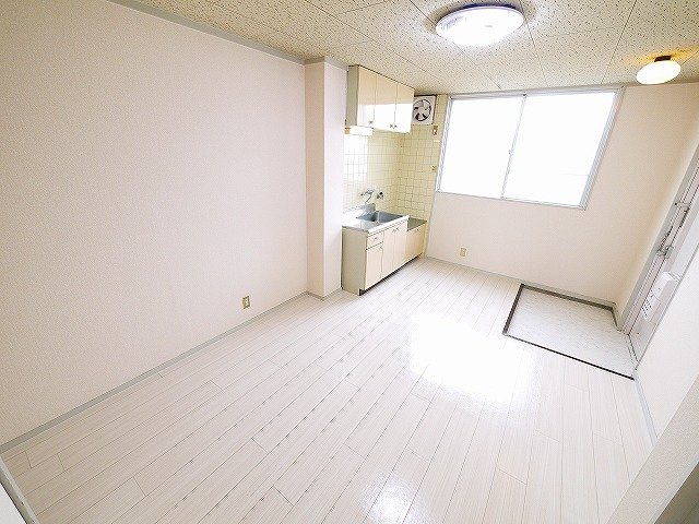 居室・リビング　使いやすい居間です