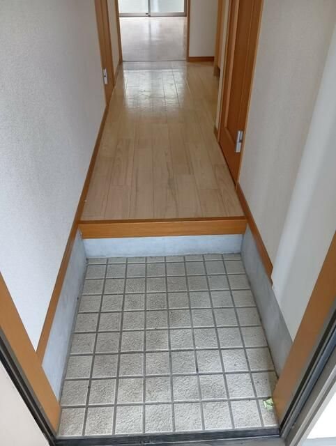 玄関　※他部屋参照