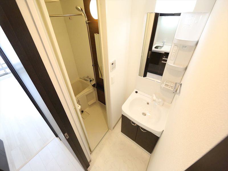 洗面設備　脱衣所　独立洗面台（シャンプードレッサー付）