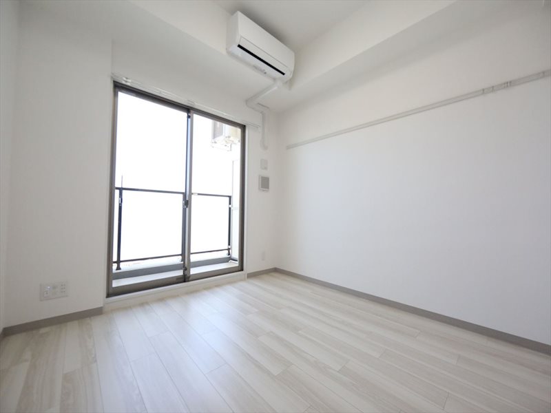 バルコニー　洋室6帖　クローゼット　エアコン