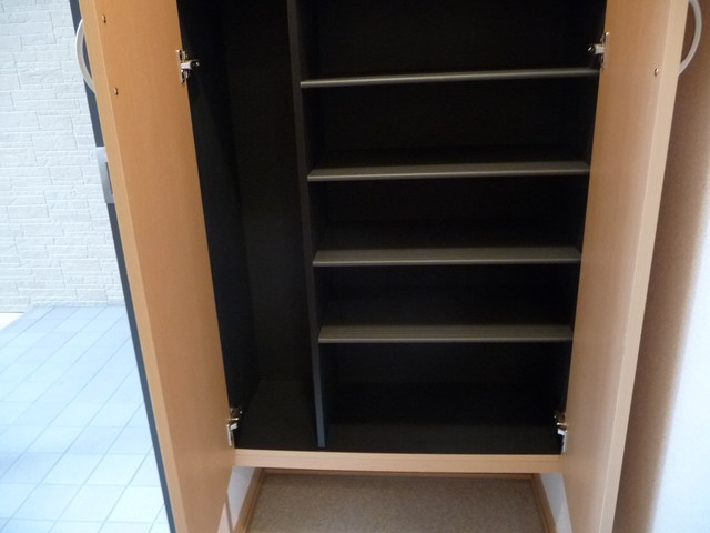 玄関　参考写真（当建物別部屋のものです）