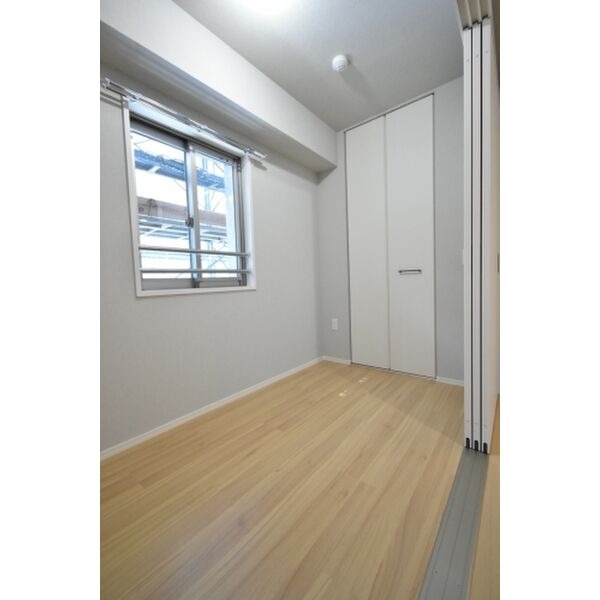 その他部屋・スペース　こちらは寝室にピッタリの洋室です