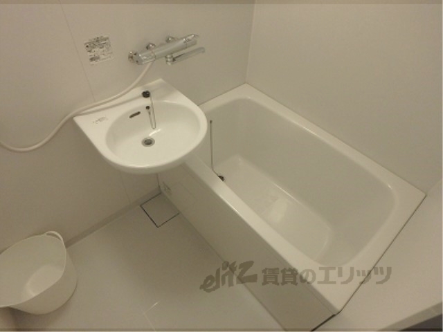 バス・シャワールーム　バス