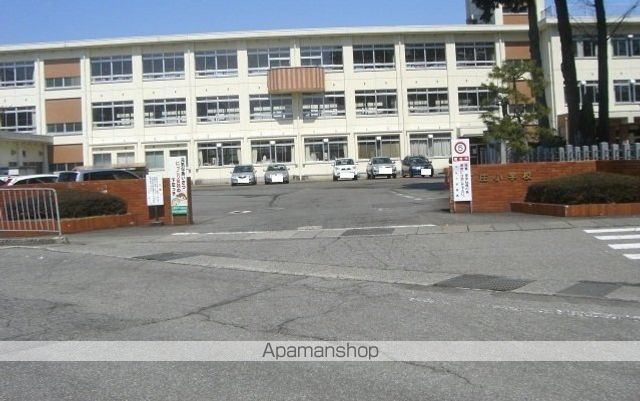 小学校　下庄小学校（小学校）まで600m