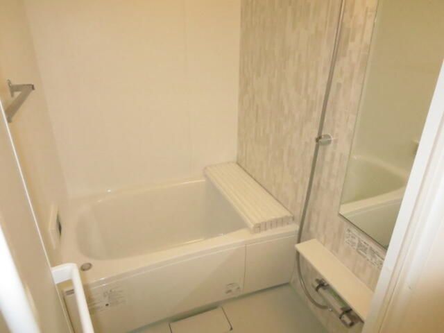 バス・シャワールーム　ゆっくりバスタイムをお楽しみください☆