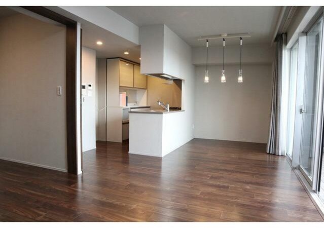 居室・リビング　使いやすい形の為、レイアウトを楽しめます♪