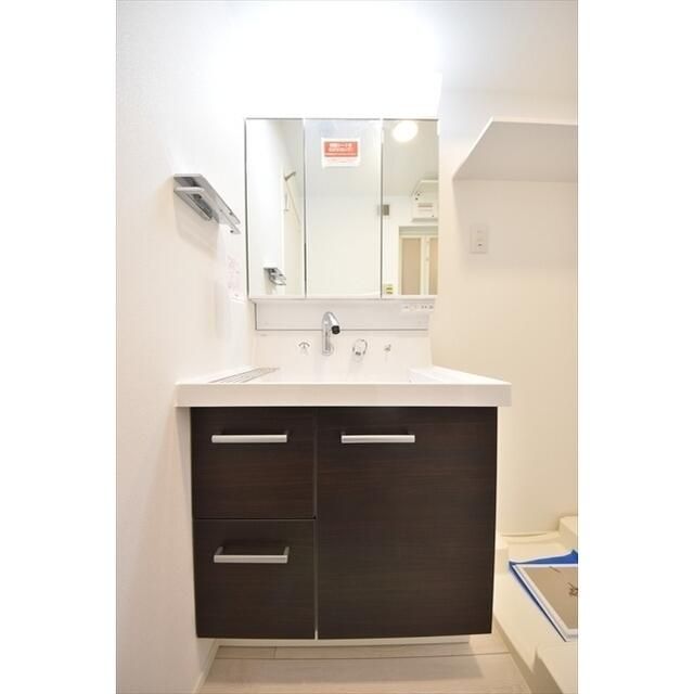 洗面設備　コンパクトで使いやすい洗面所