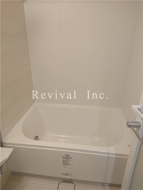 バス・シャワールーム　追い焚き・浴室乾燥完備でございます