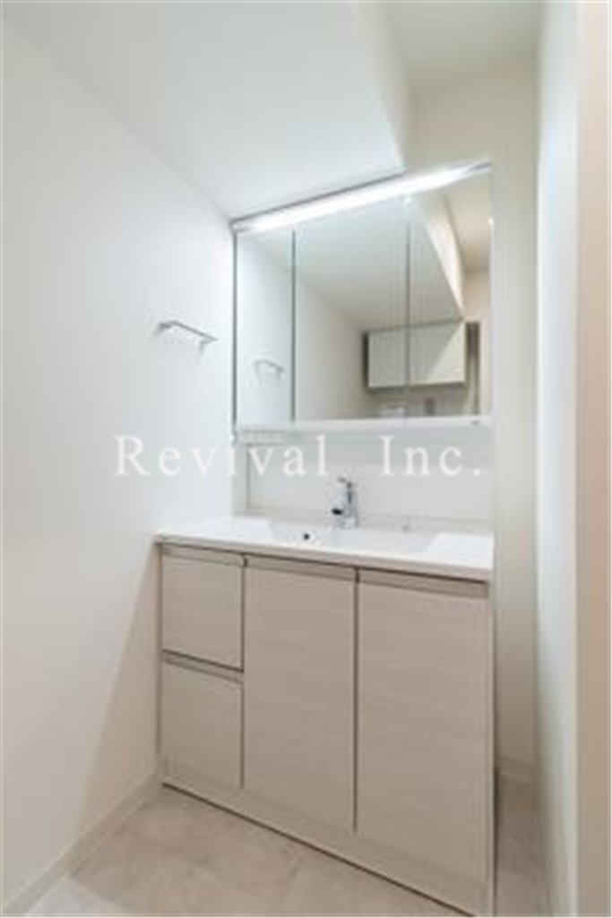 洗面設備　綺麗な洗面でございます