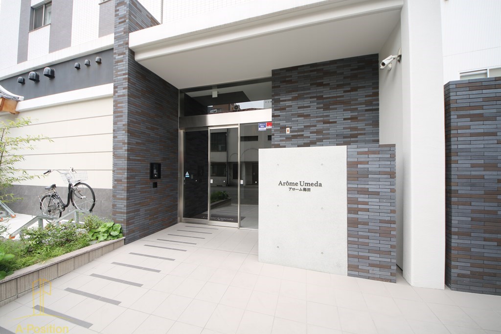 エントランス　Arome梅田