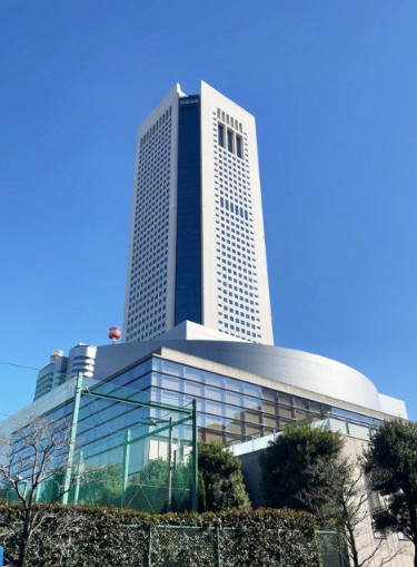 ショッピングセンター　東京オペラシティビル東京オペラシティタワー（ショッピングセンター）まで444m