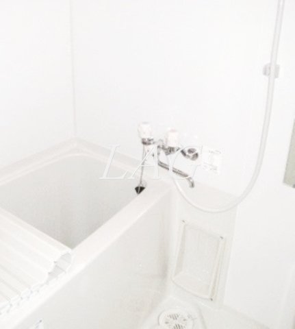 バス・シャワールーム　お風呂（同一仕様）です。