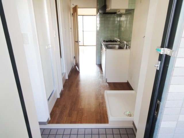 玄関　同物件別号室
