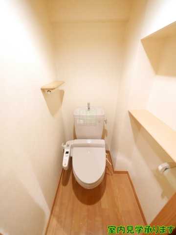 トイレ　別部屋の画像になります。