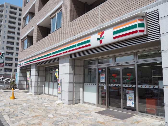 コンビニ　セブンイレブン　川崎新百合ヶ丘東店（コンビニ）まで450m