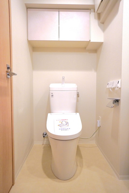 トイレ　※写真は同タイプ住戸です。