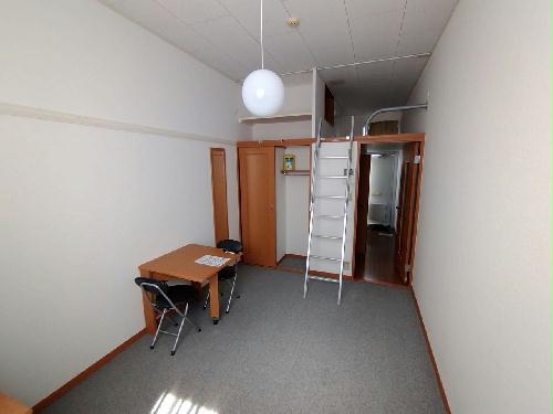 居室・リビング　1階はフローリング仕様です。