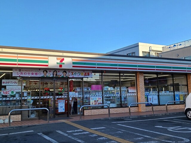 コンビニ　セブンイレブン川口芝西2丁目店（コンビニ）まで823m