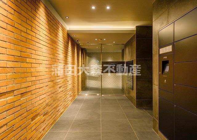 エントランス　防犯カメラTVモニター付オートロック宅配BOXメールBOX管