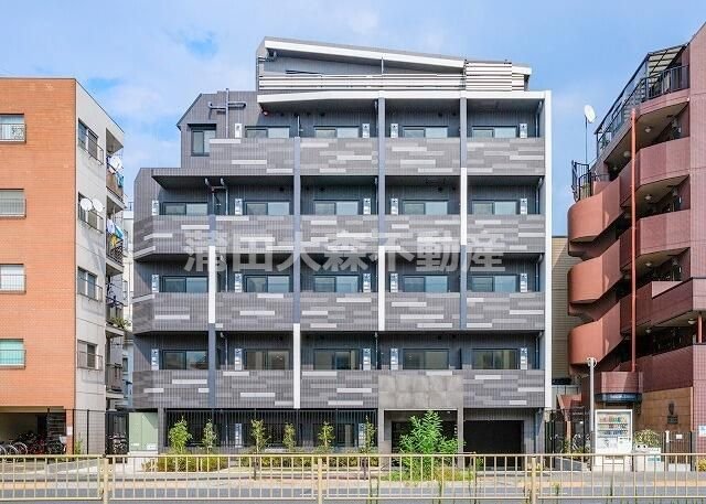 建物外観　2019年8月築　RC鉄筋コンクリート造地上6階建て総戸数2