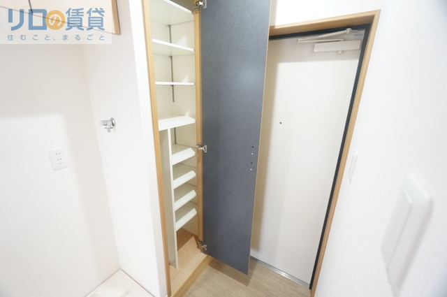 玄関　シューズＢＯＸ付
