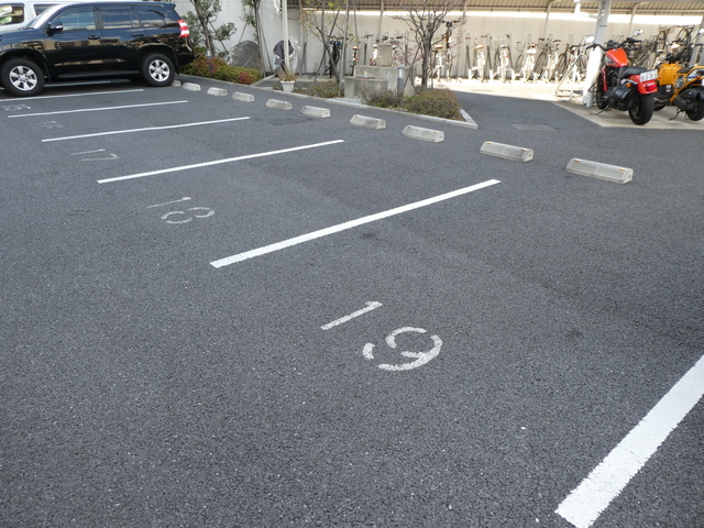 駐車場　駐車場