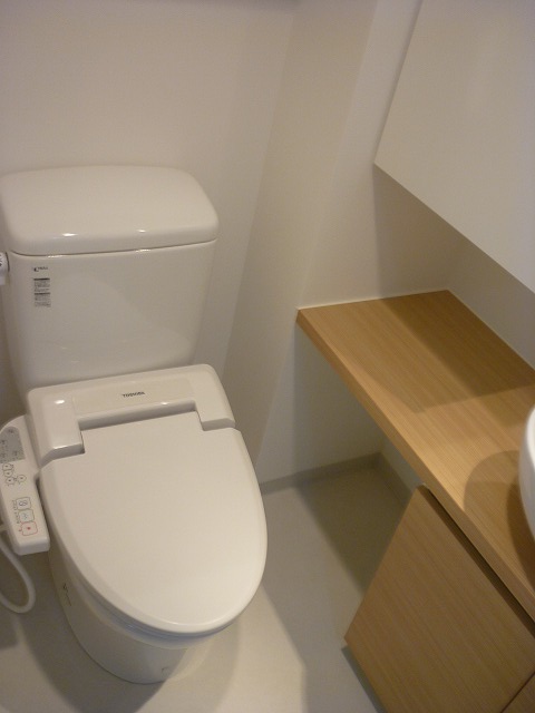 トイレ　「温水洗浄便座」