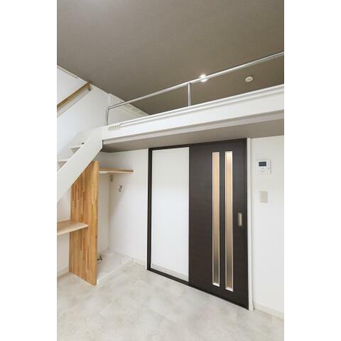 その他部屋・スペース　リビングを別角度から