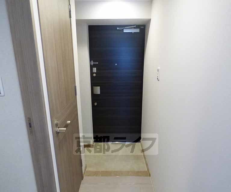 玄関　充分なスペースが確保された玄関です。