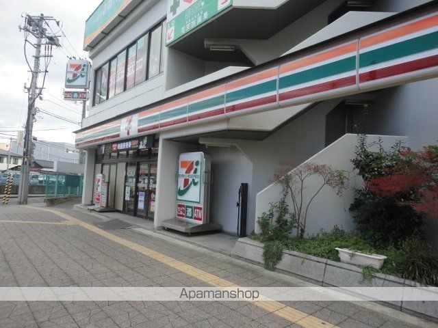 コンビニ　セブンイレブン（コンビニ）まで428m
