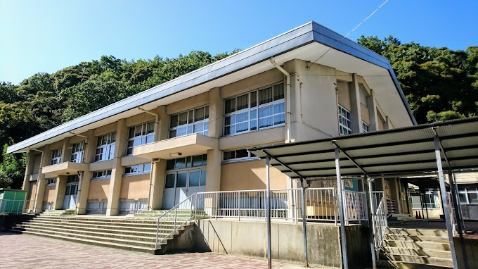 小学校　京都市立松ヶ崎小学校（小学校）まで603m