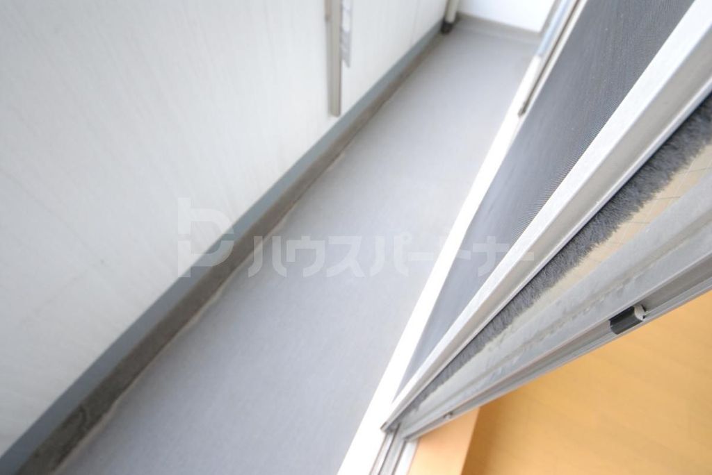 バルコニー　クリーニング前のお写真です。