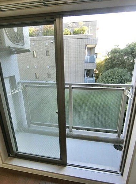 バルコニー　※別部屋の参考写真です。