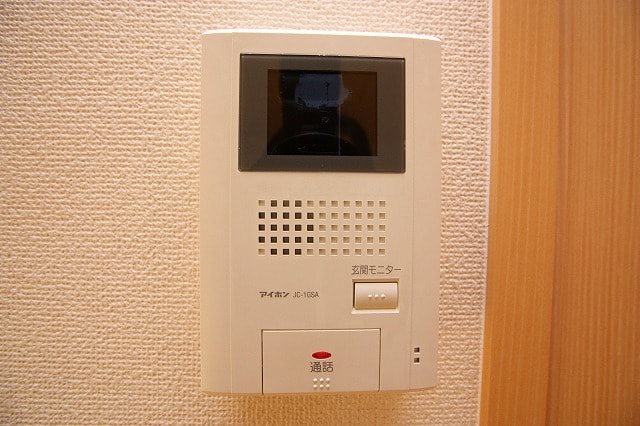 セキュリティ　モニターインターフォンでセキュリティ面も安心ですね。